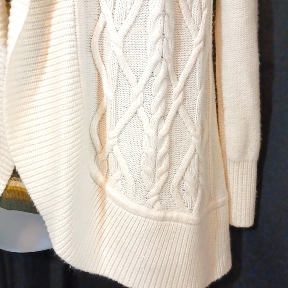 Talbots cardigan - Picture 3 of 9